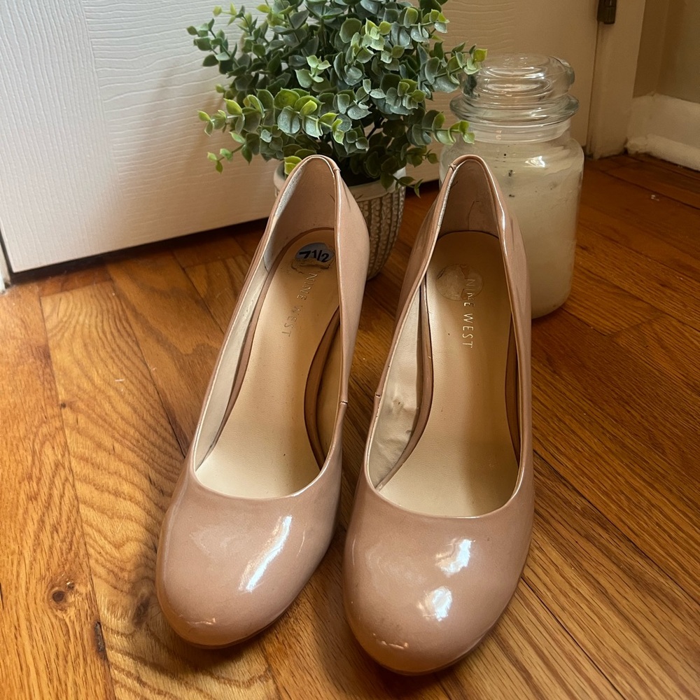 Nine West Women's Beige Patent Heels